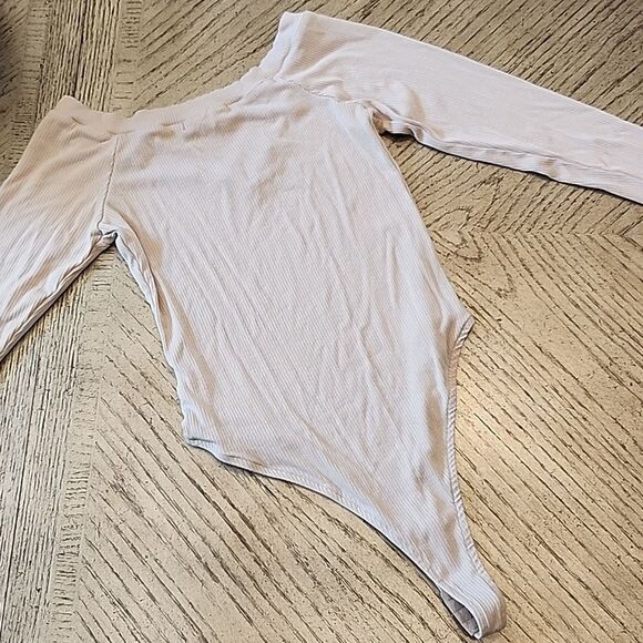 Tan long sleeve ribbed body suit size M - Picture 7 of 8